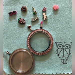 Origami Owl Living Locket and Ten Charms